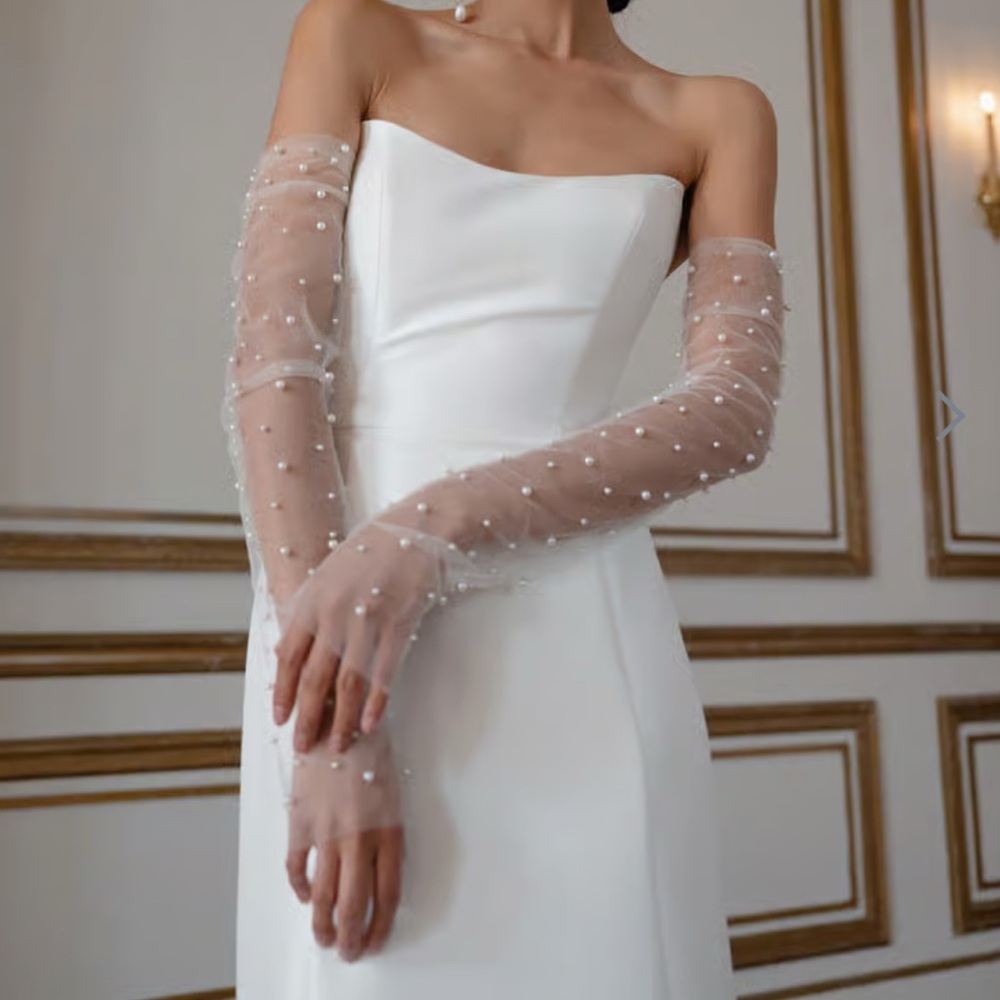 Sheer Pearl-Studded Long Gloves